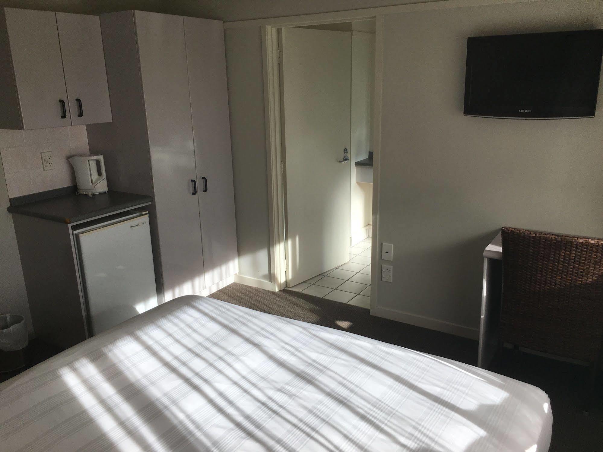 Aloha Lodge Beachside Accommodation Нельсон Экстерьер фото